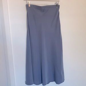 Elegant maxi-midi skirt